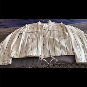 A nice short box jacket with a drawstring bottom.